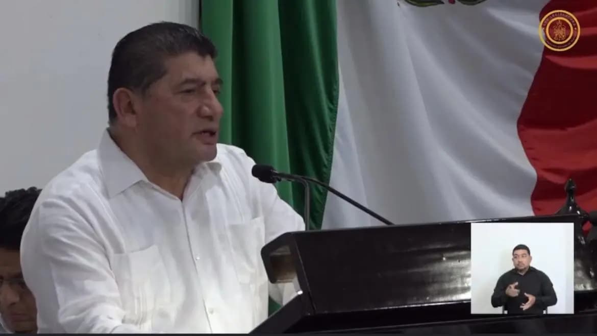 Aumentos salariales y depuración policial destaca Lazcano ante diputados