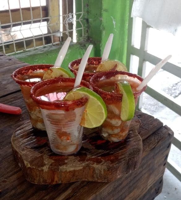 Shot de ostión causa furor en El Bellote, Paraíso