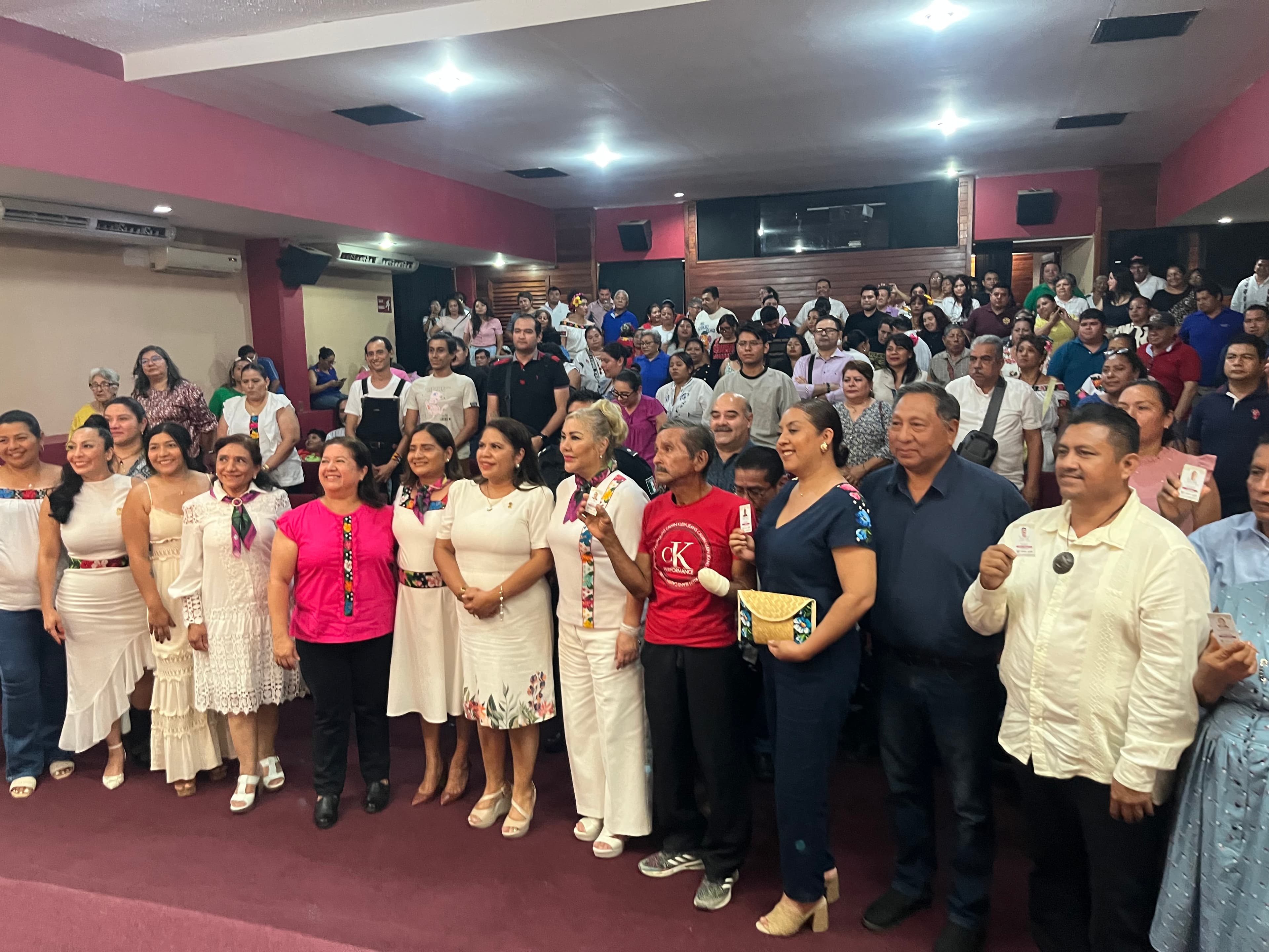 Entrega IFAT credenciales para artesanos