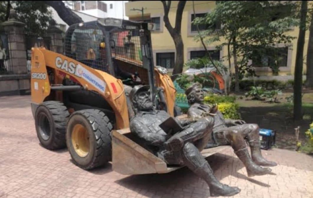 Retiran estatuas del Che y Fidel Castro en CdMx, se viralizan en trascabo