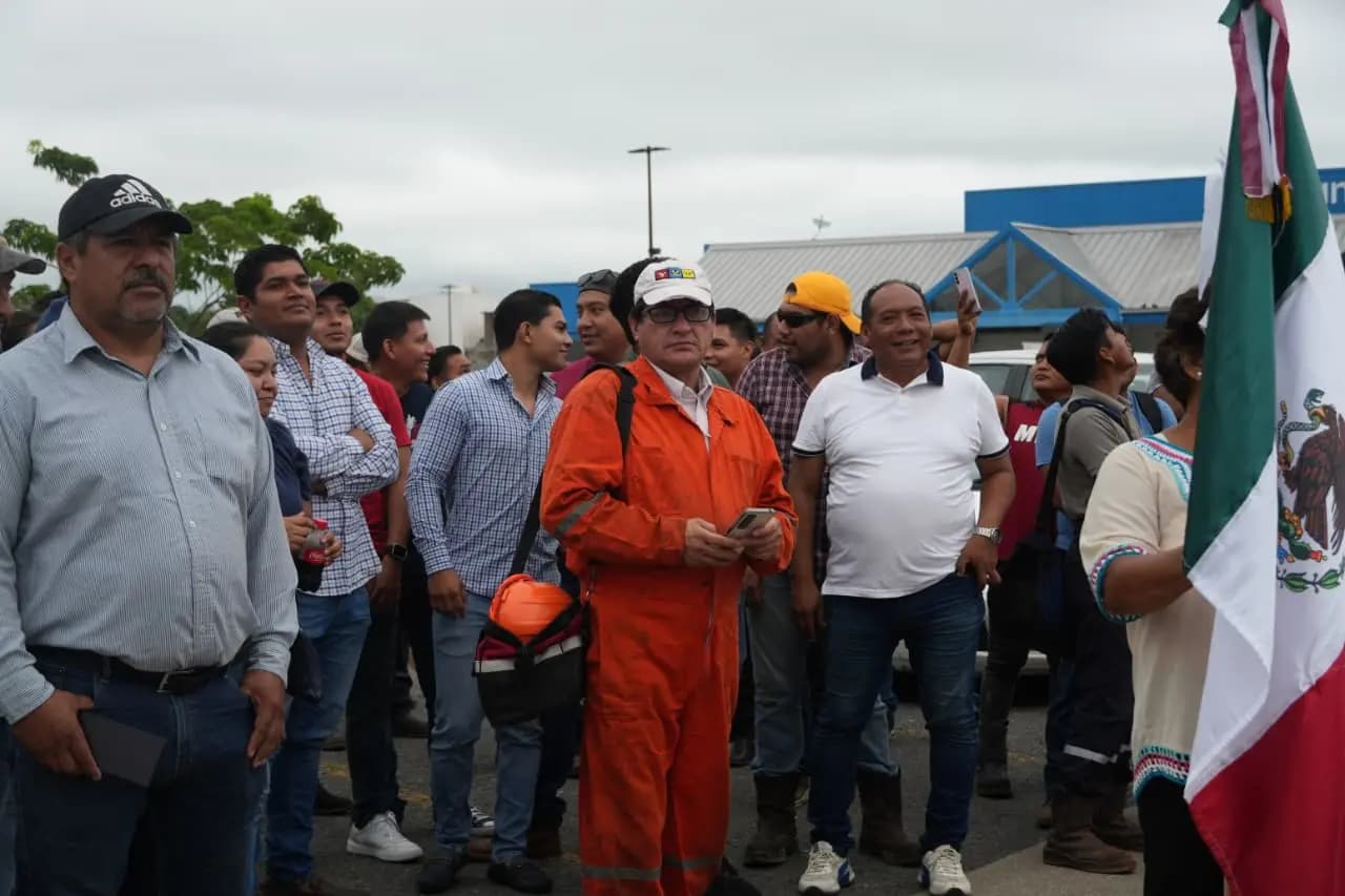 Marchan subcontratistas de Pemex exigen pagos retrasados a 500 empresas