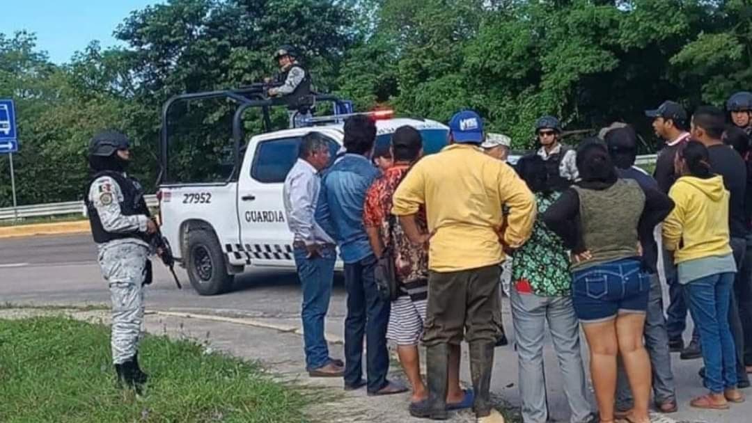 Bloquean carretera por elecciones de delegados municipales