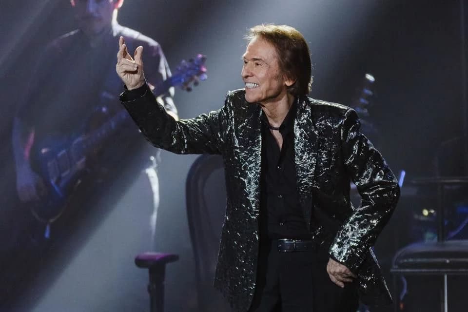 Hospitalizan a cantante español Raphael