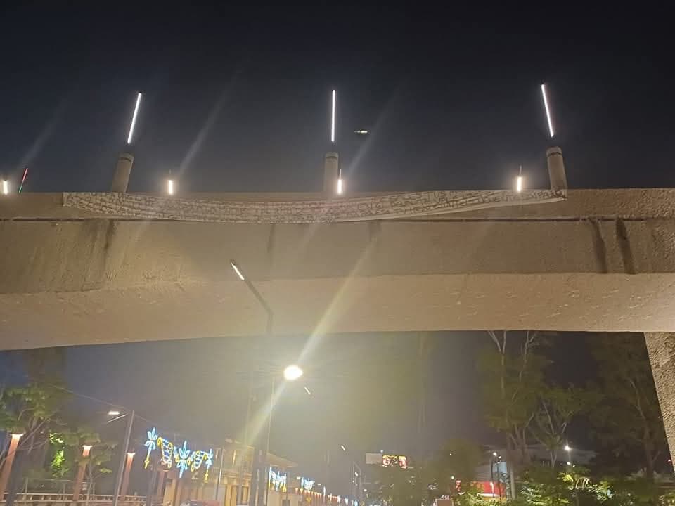 Colocan mantas en colonias y cerca del palacio de Gobierno