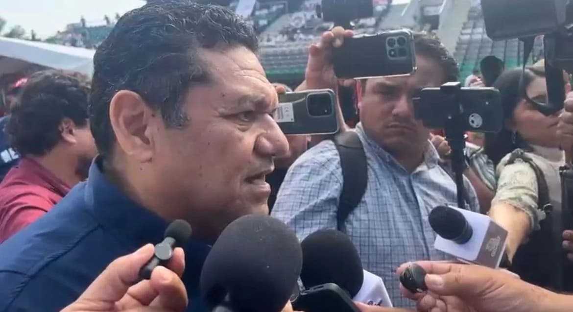 Promete May ampliar becas deportivas en 2026