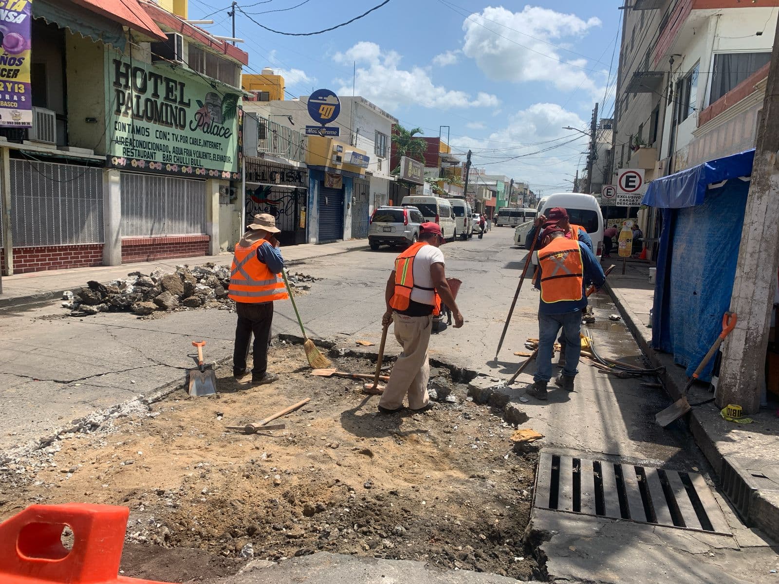 Cierran calle céntrica por reparaciones