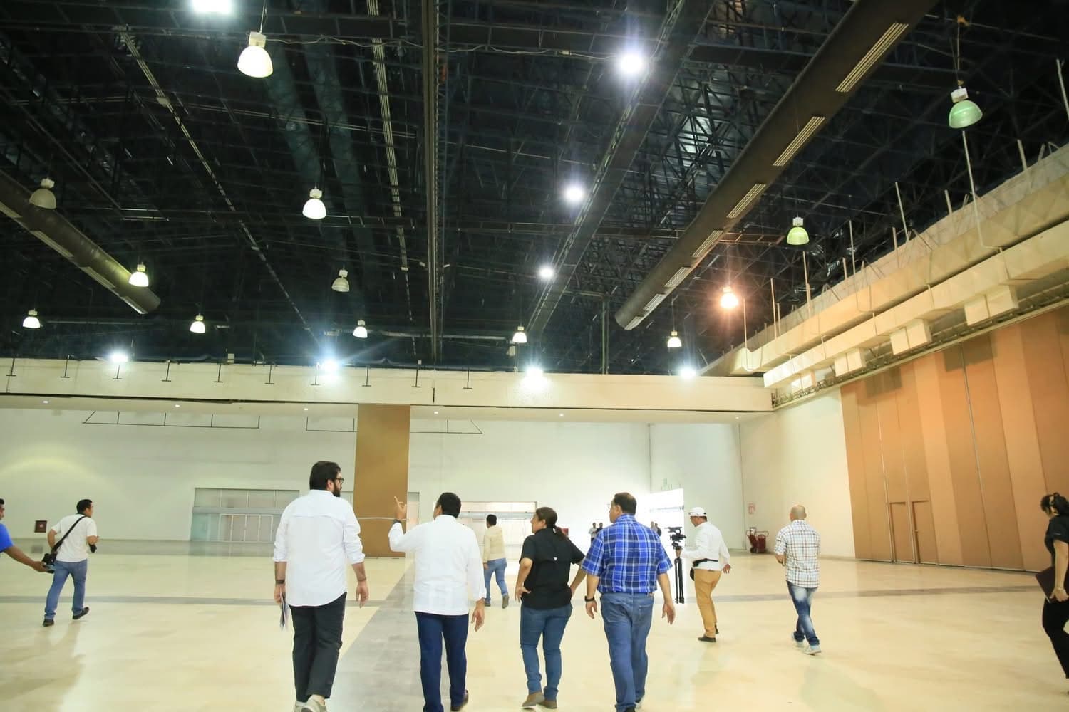 Convenciones 'es seguro' para eventos, afirma gobernador May