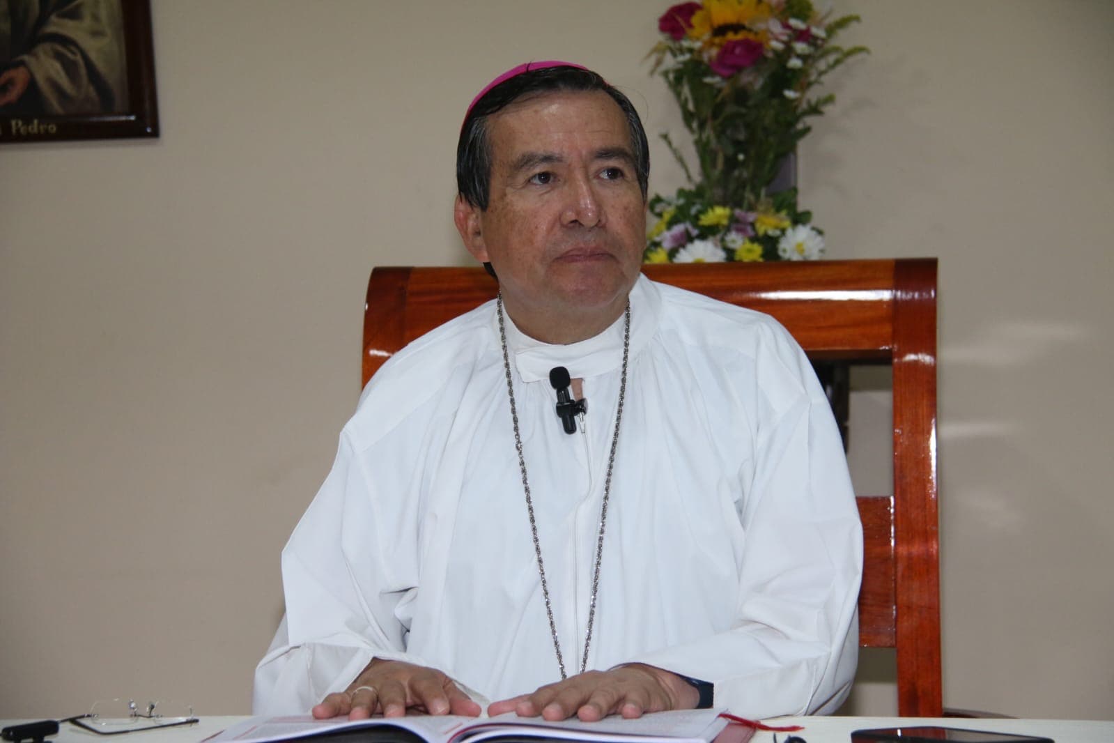 Quiere Obispo reunión con May