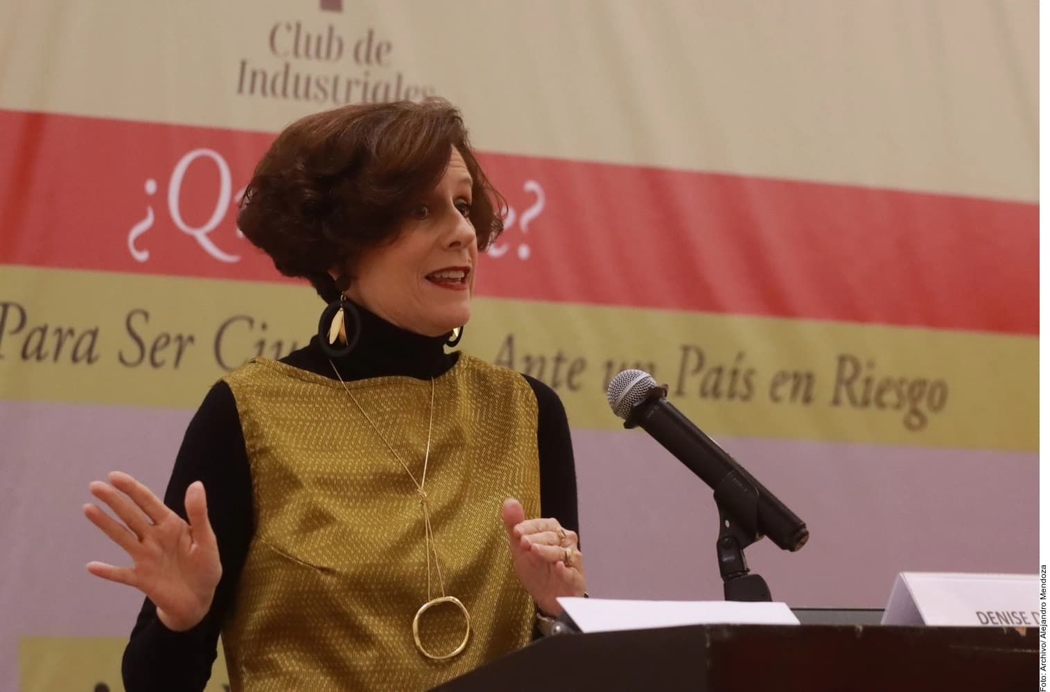 Abre Denise Dresser puerta a derecho de réplica