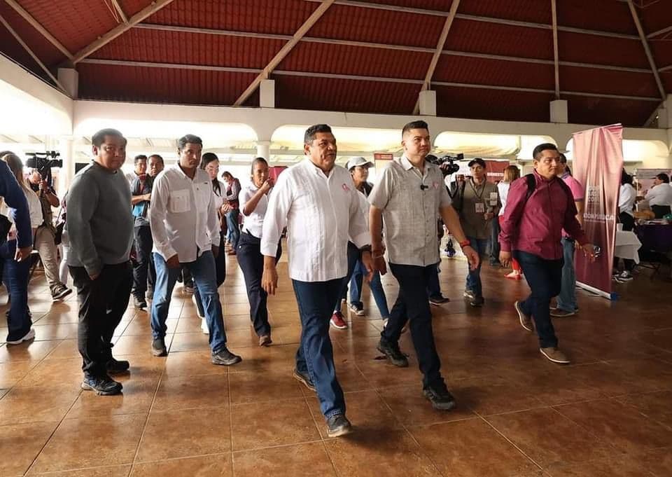 Acerca May su gobierno a Comalcalco