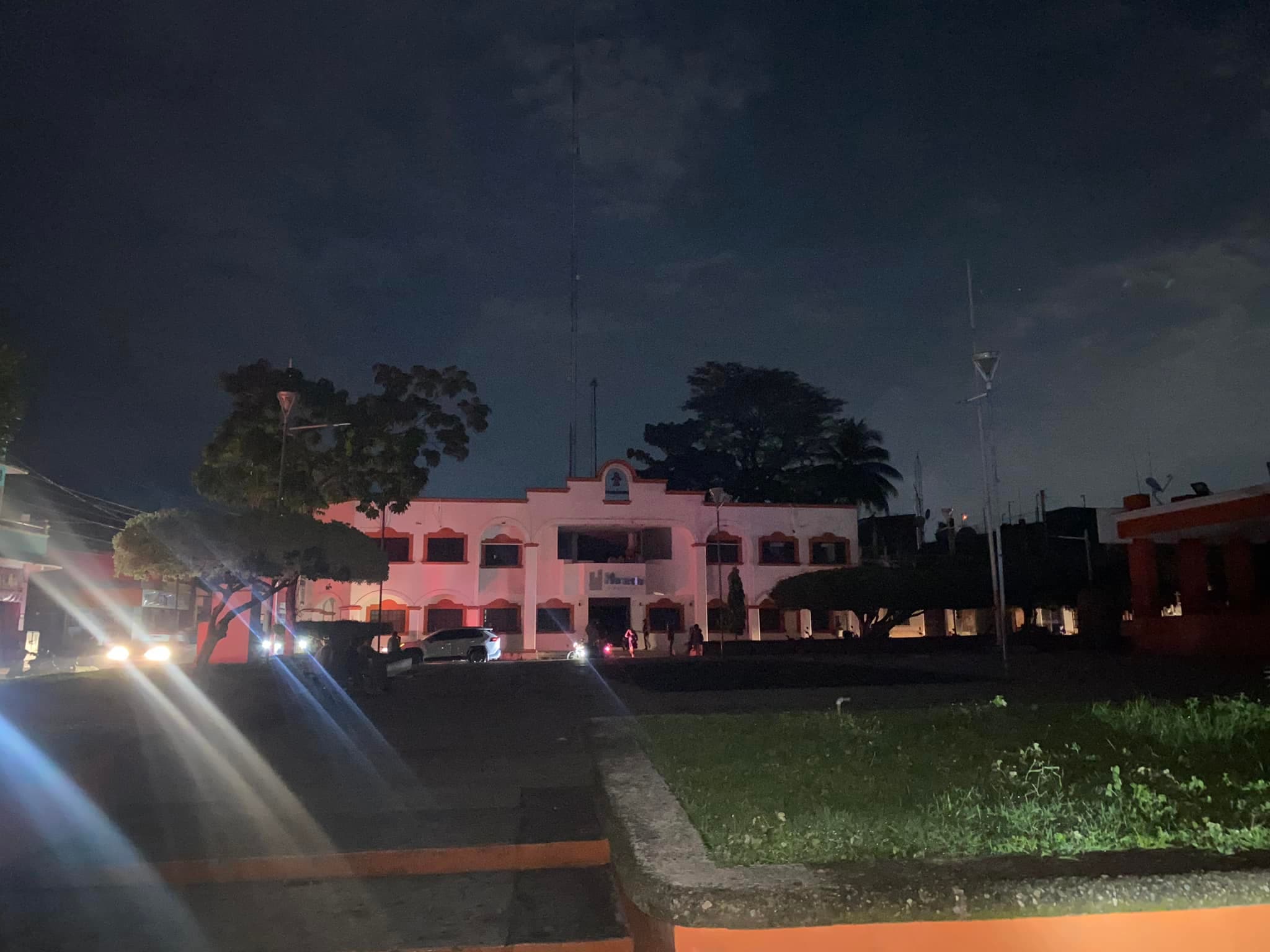 Llevan cinco sin días sin luz en comunidad de Chiapas
