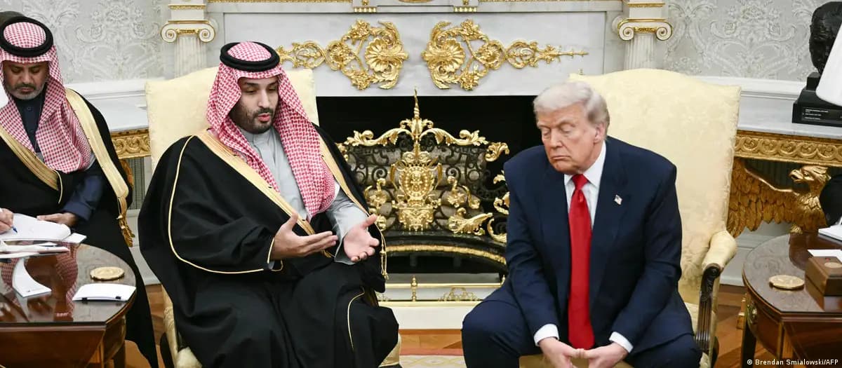 ¡Cállate cerdita! Le dice Trump a reportera que le preguntó de Epstein