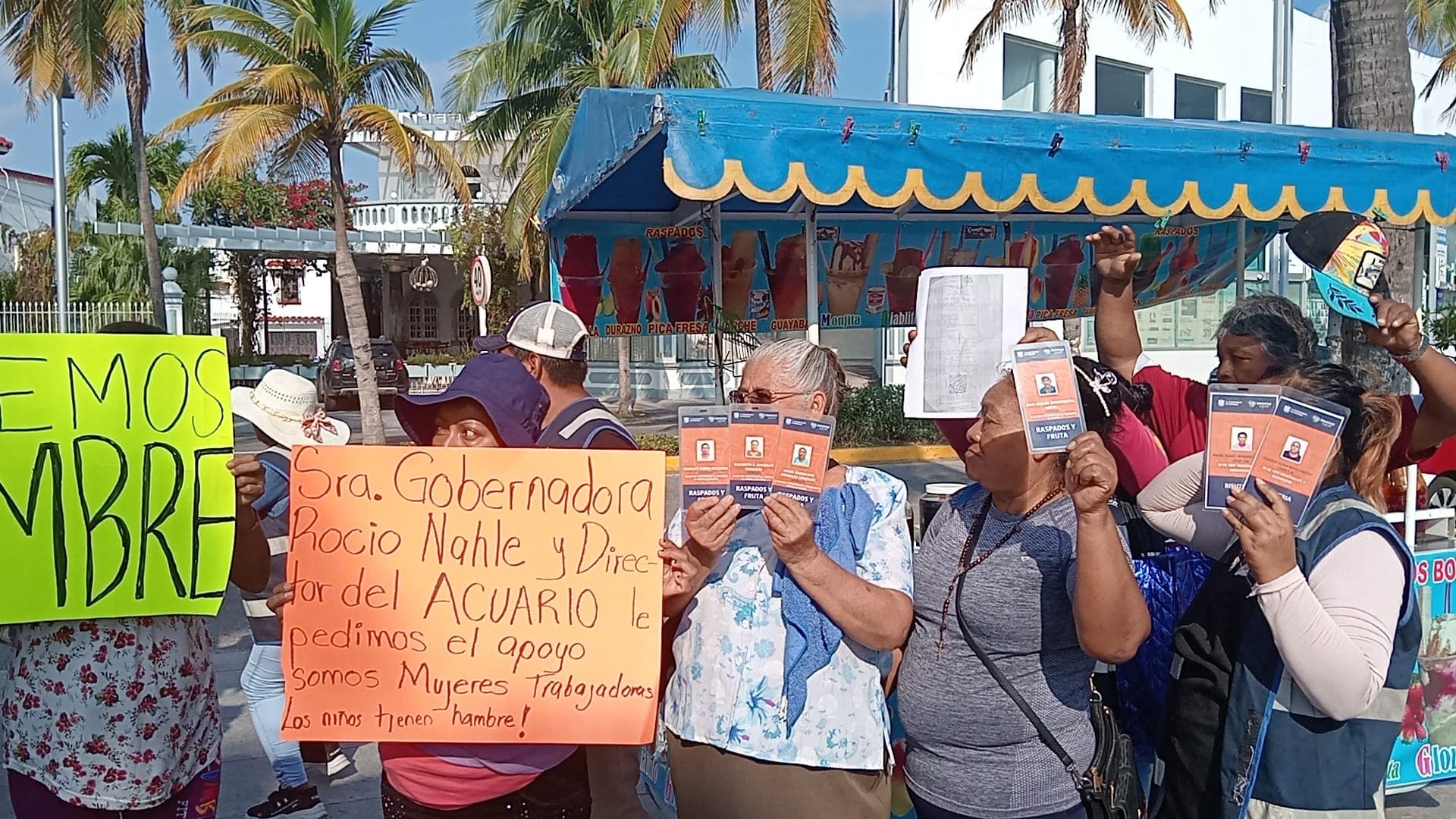 Se rebelan ambulantes del Aquarium de Veracruz