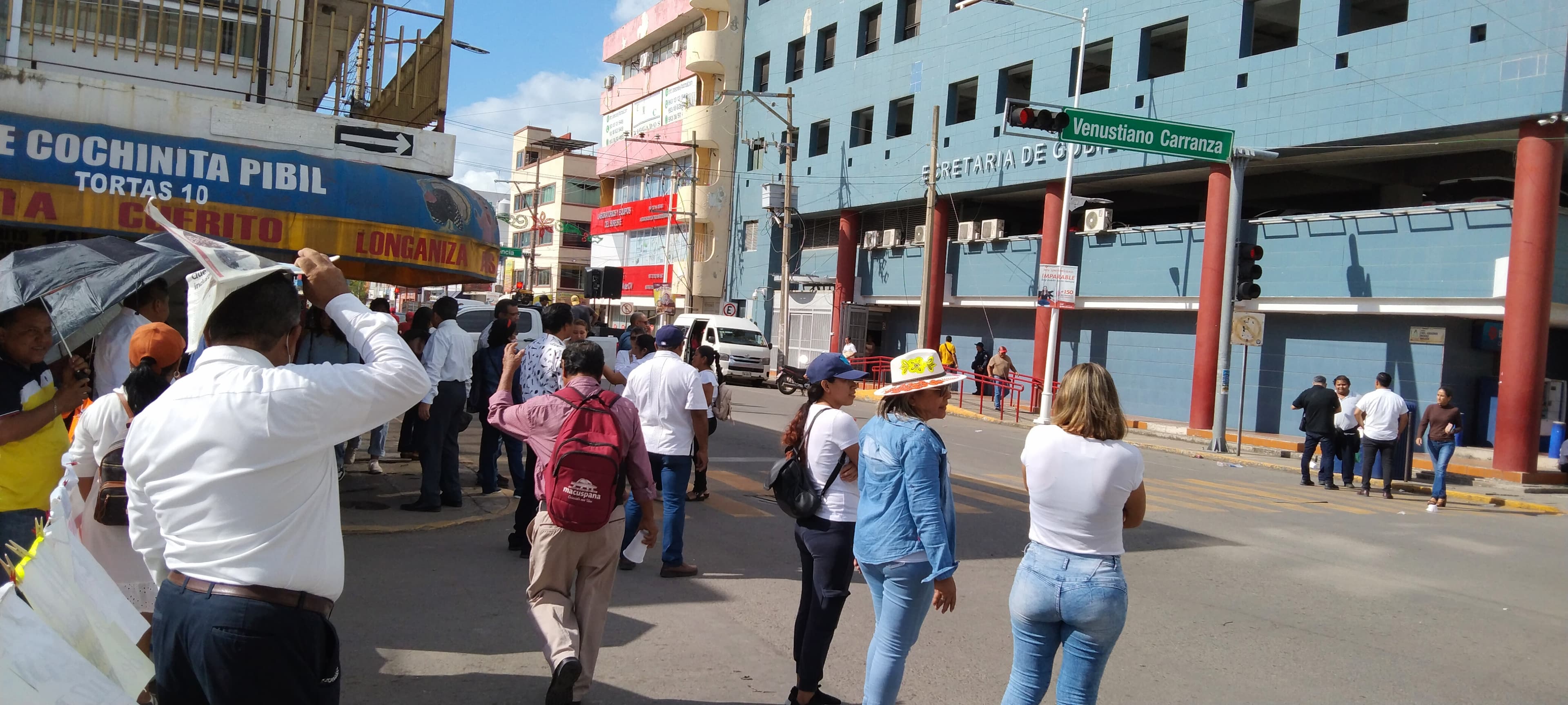 Desquician trabajadores del Cobatab el centro de Villahermosa
