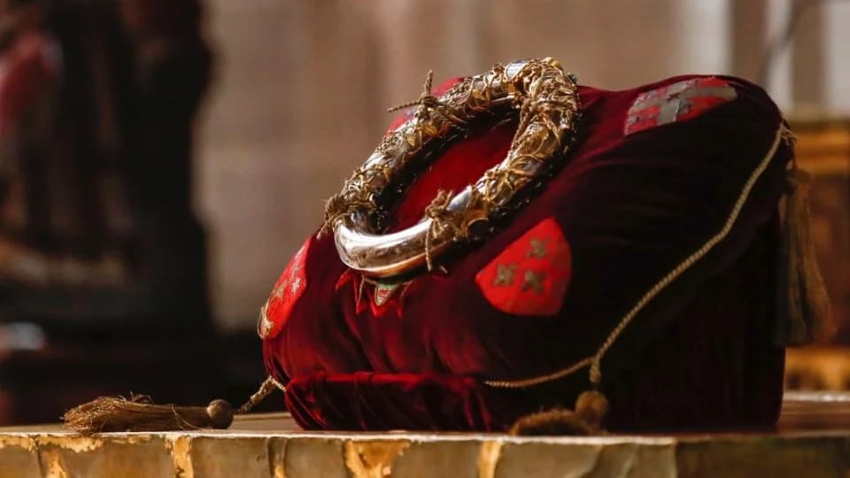 Regresa “Corona de Cristo” a Notre Dame