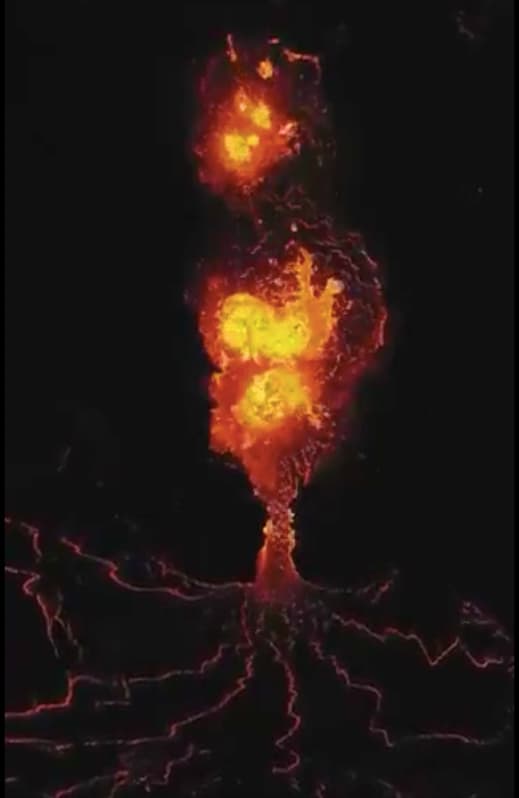 Lava del volcán en Islandia alcanza 100 metros de altura