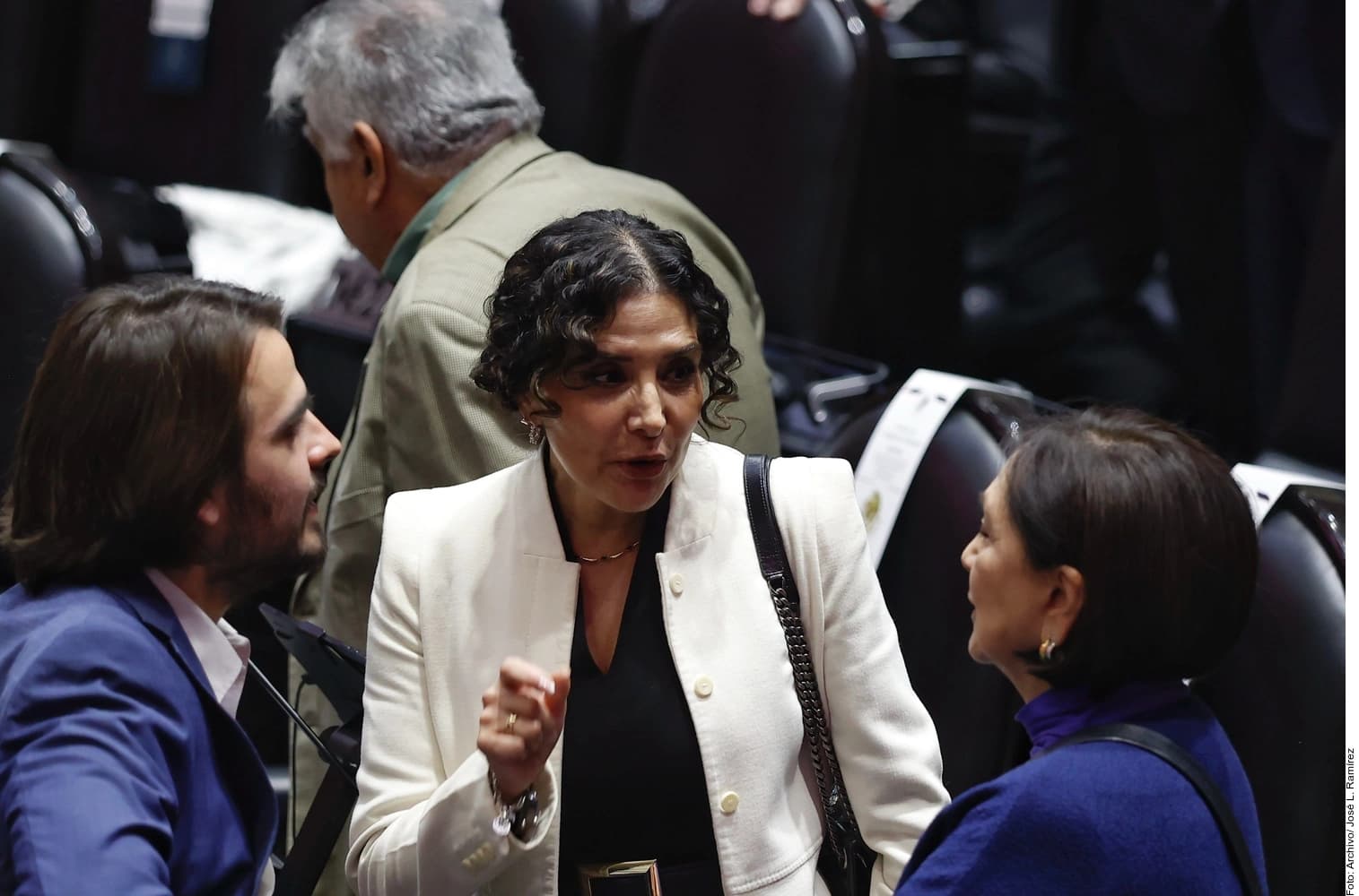 Acusan a Infonavit de inducir ilegalidad