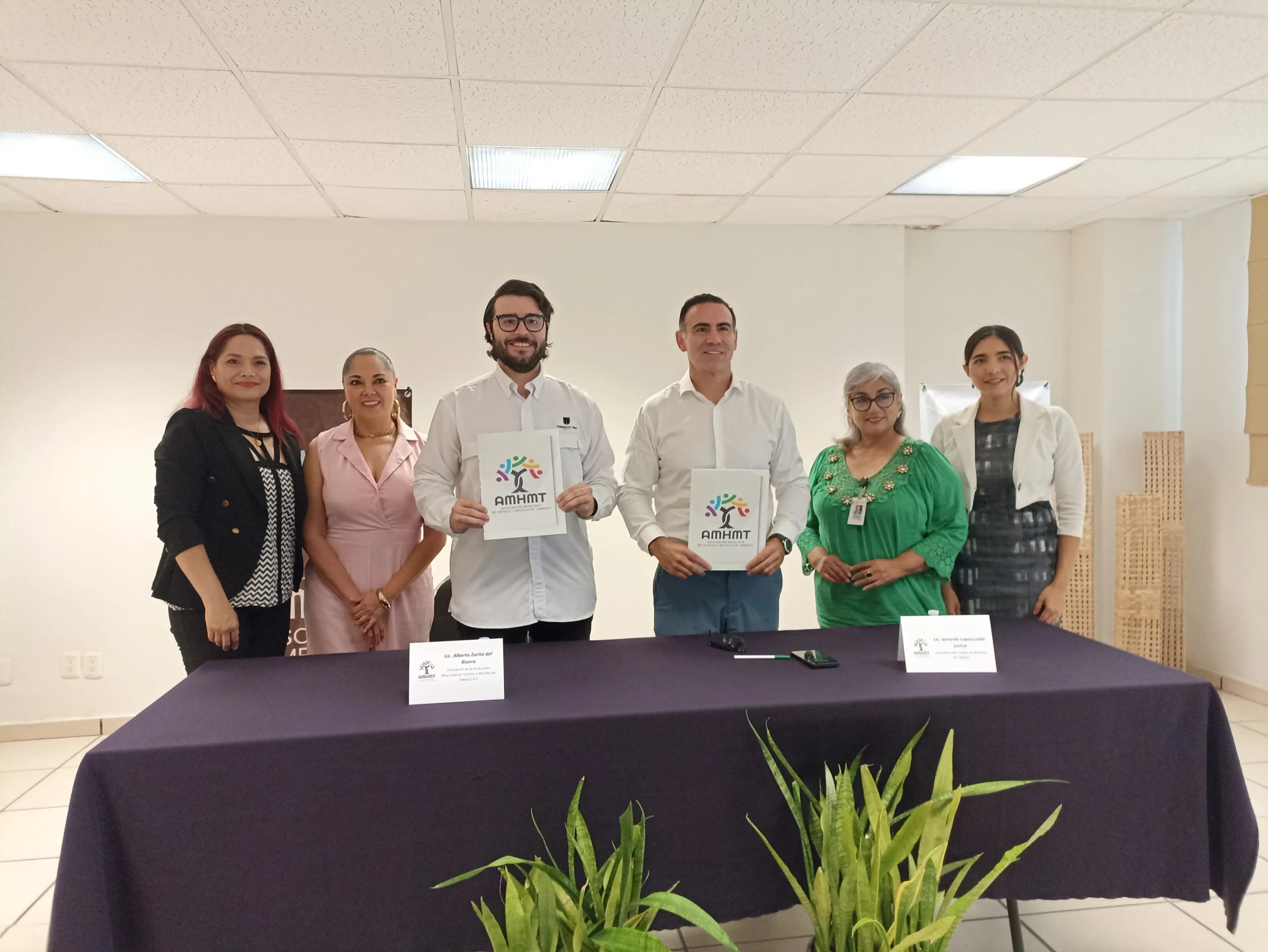 Hoteleros y notarios pactan alianza empresarial