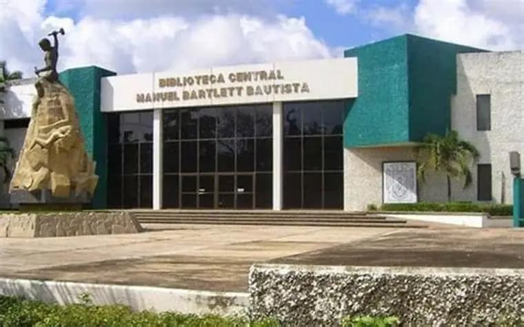 Da UJAT $9,600 a estudiantes para transporte y alimentos