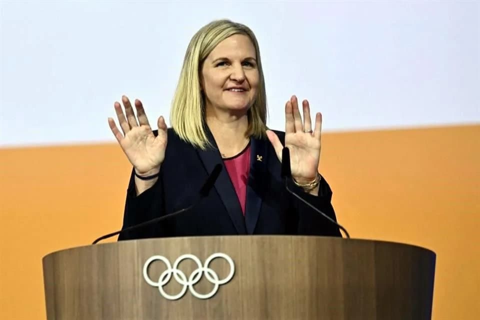Kirsty Coventry primera mujer en presidir el COI