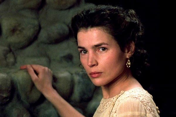Procede macrodemanda contra Disney de actriz Julia Ormond