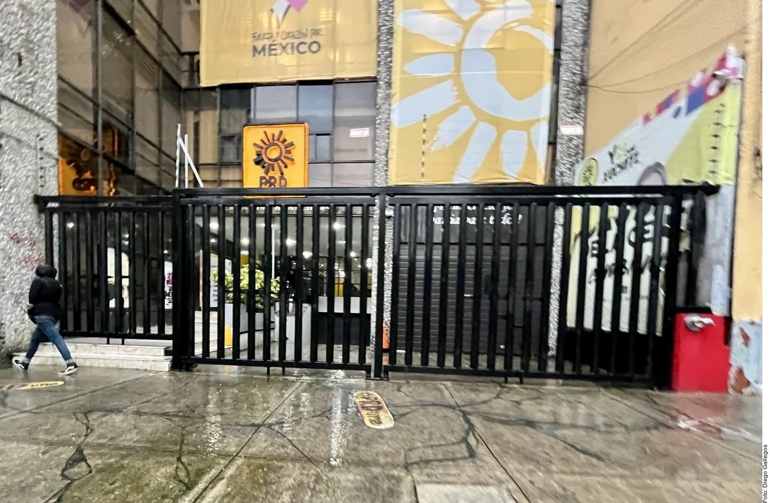 Extinción del PRD, una lección hasta para Morena.- Obrador