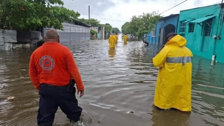 Atienden afectaciones por lluvias en Coatzacoalcos