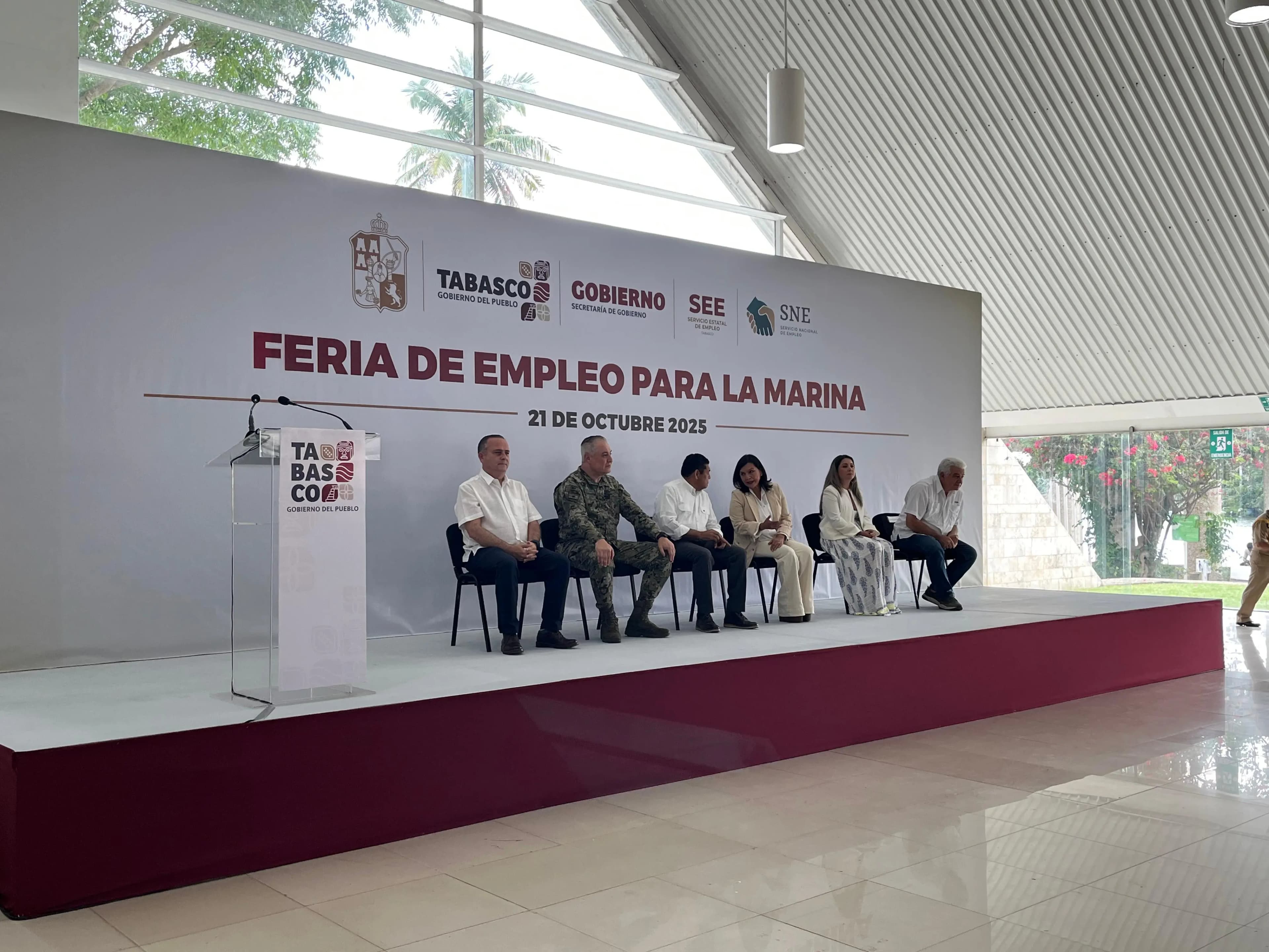 Realizan feria de empleo para ingresar a la Marina