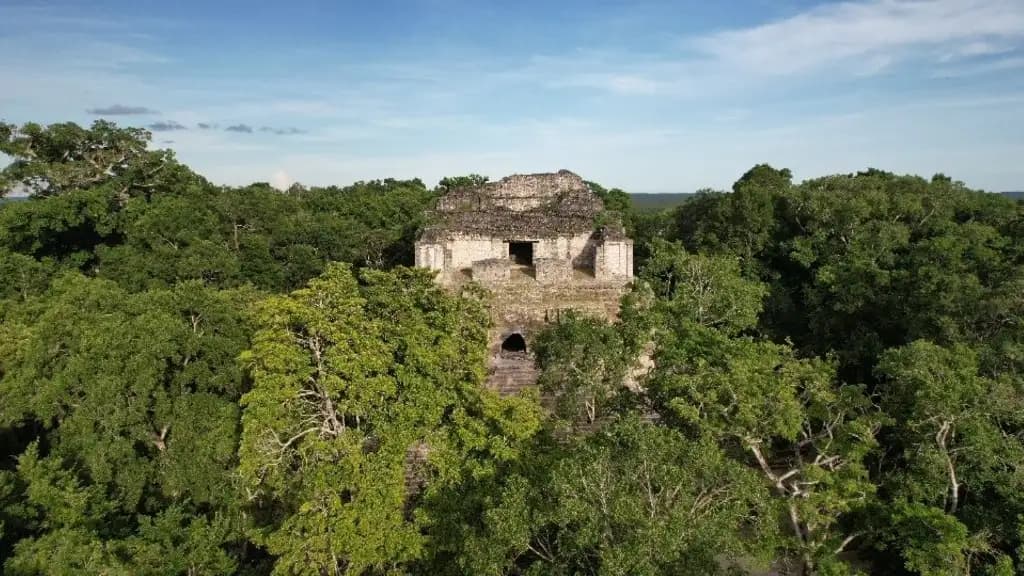 Reabren zona arqueológica de Dzibanché