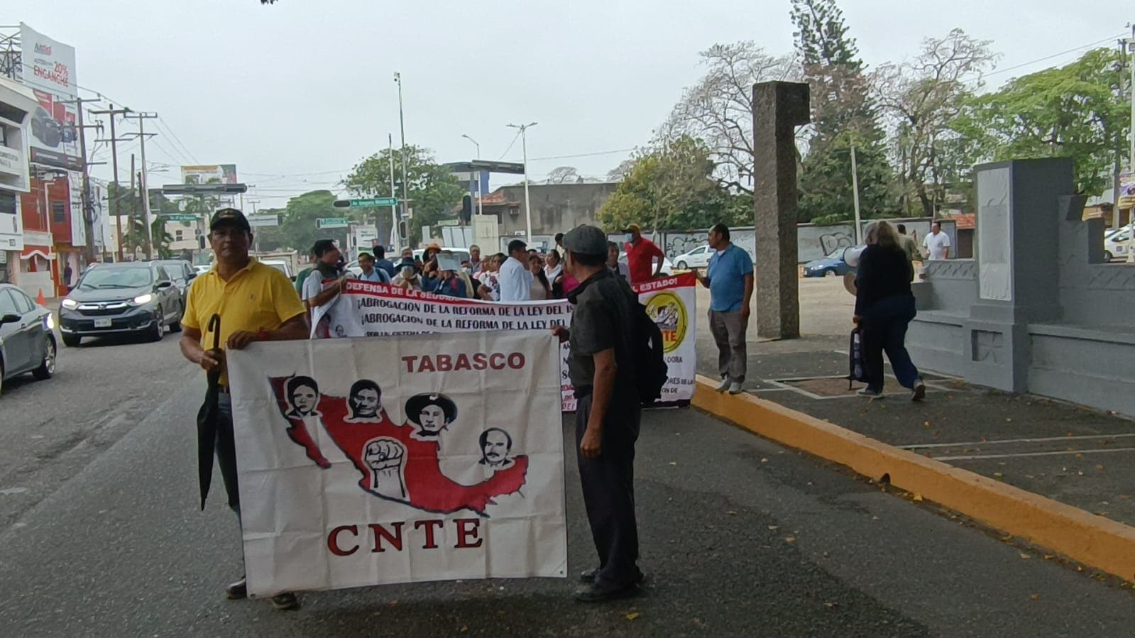 Marcha la CNTE en reclamo de abrogación de Ley del ISSSTE
