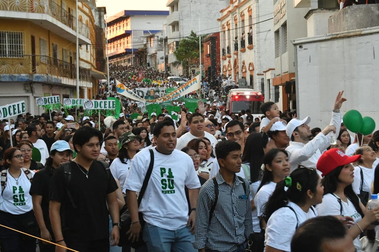 Refrendan estudiantes legado Juchimán en Gallo Universitario