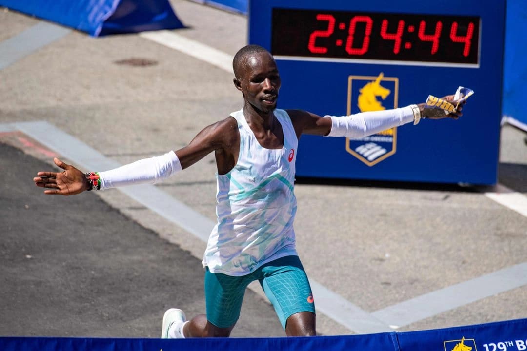 Keniano John Korir gana Maratón de Boston
