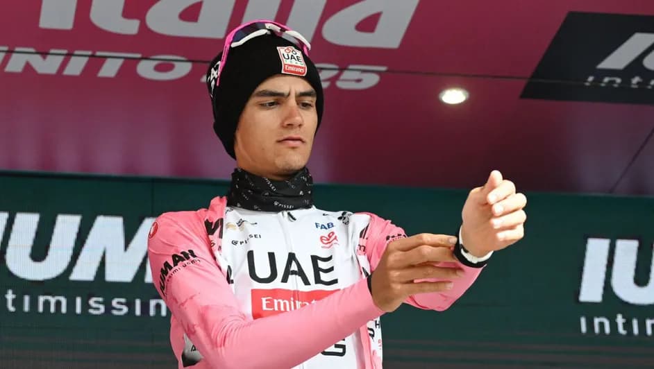 Isaac del Toro continúa como líder en Giro de Italia