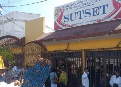 Agremiados del SUTSET no pasarán al IMSS Bienestar, asegura líder sindical