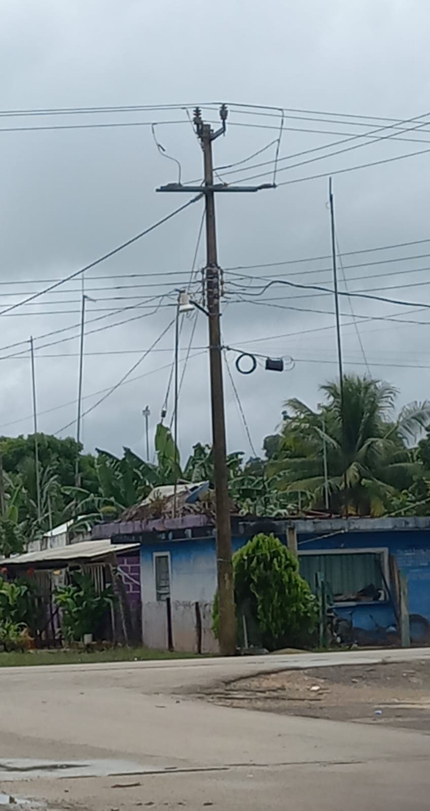 Comunidades mayas llevan cuatro días sin electricidad