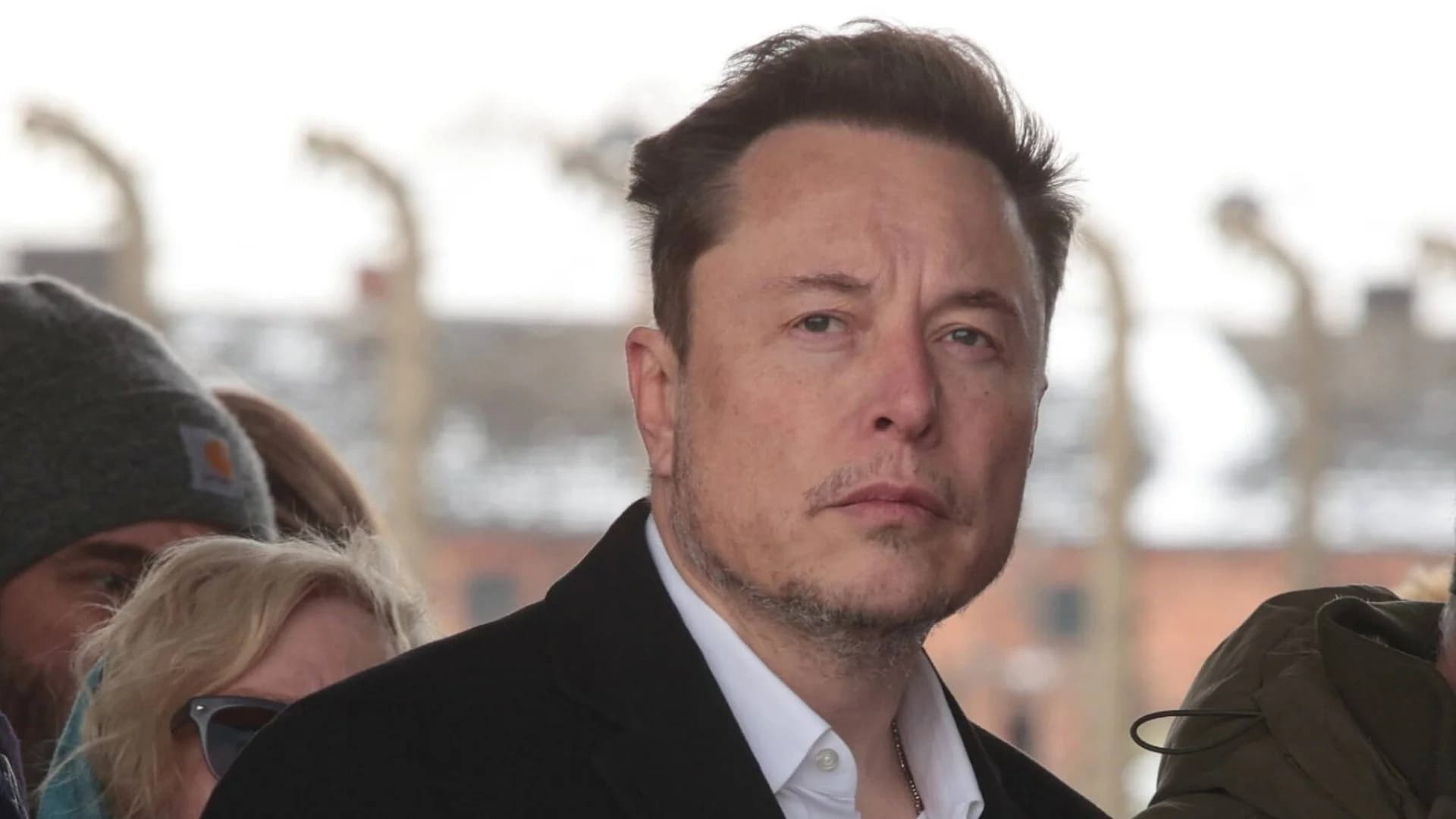 Musk regala un millón de dólares diarios a votantes trumpistas