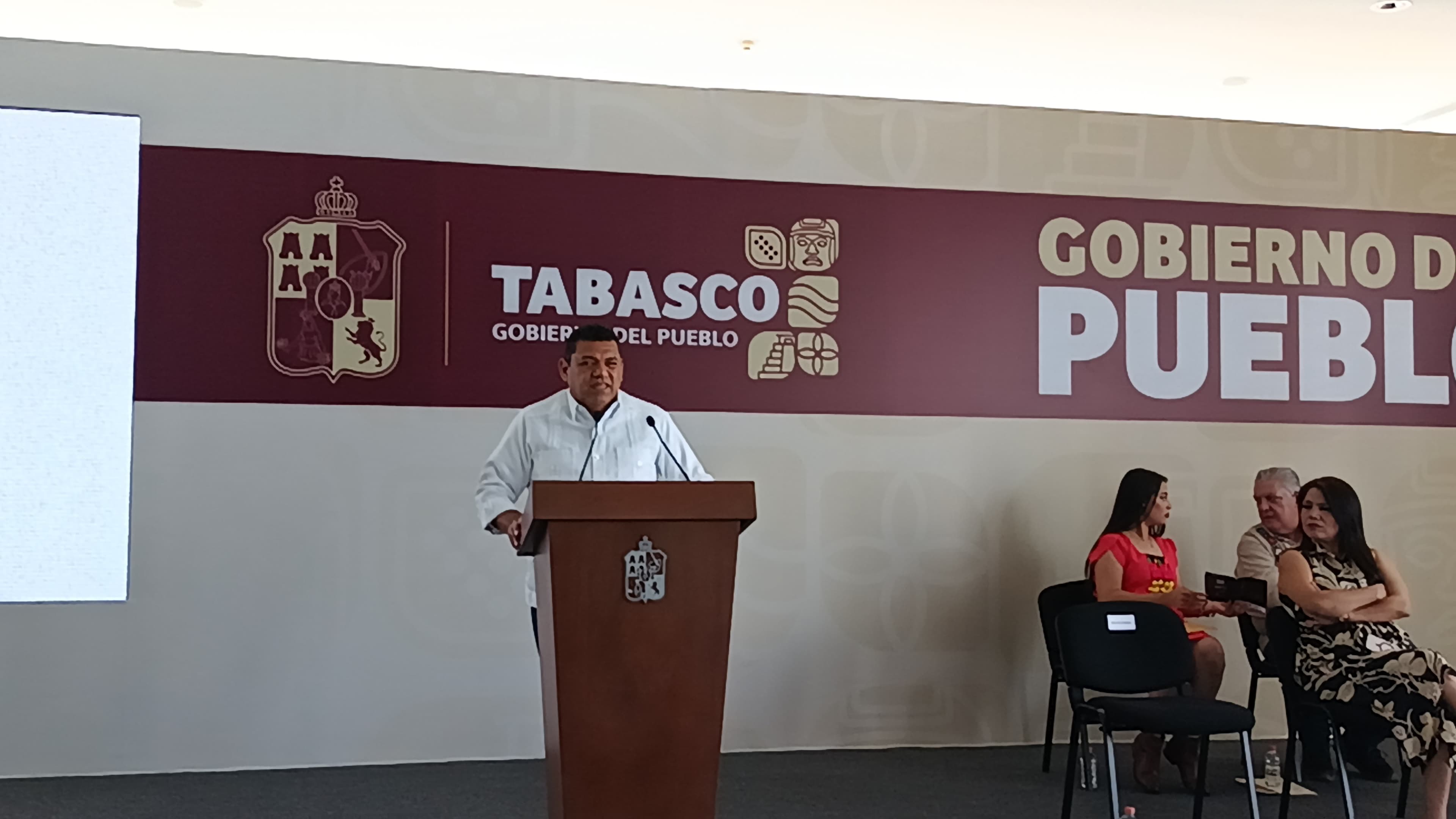 No fue por presión criminal, salida de titular del Creset: May