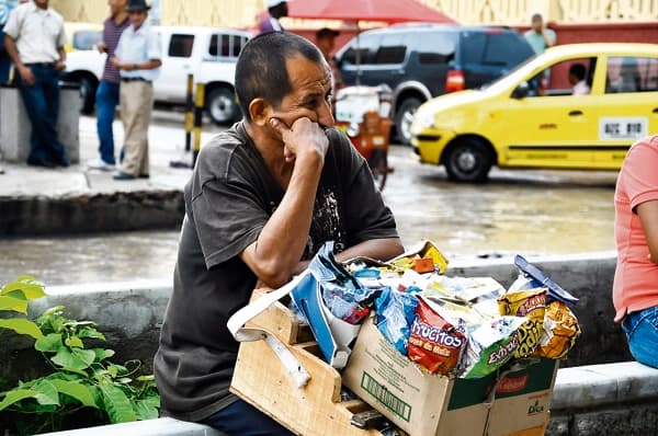 "Con lluvia o con sol, boleamos para sobrevivir"