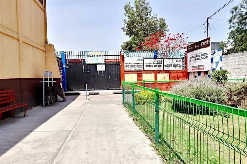 Piden a padres en escuelas que se afilien a Morena