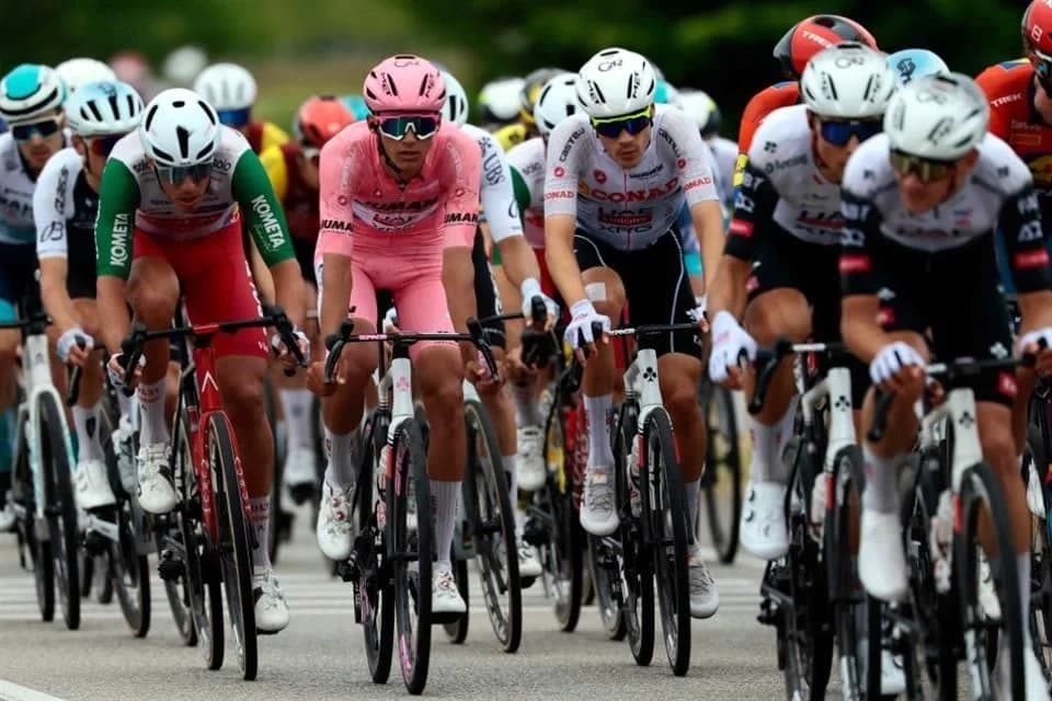 Aumenta Del Toro ventaja en liderato del Giro de Italia