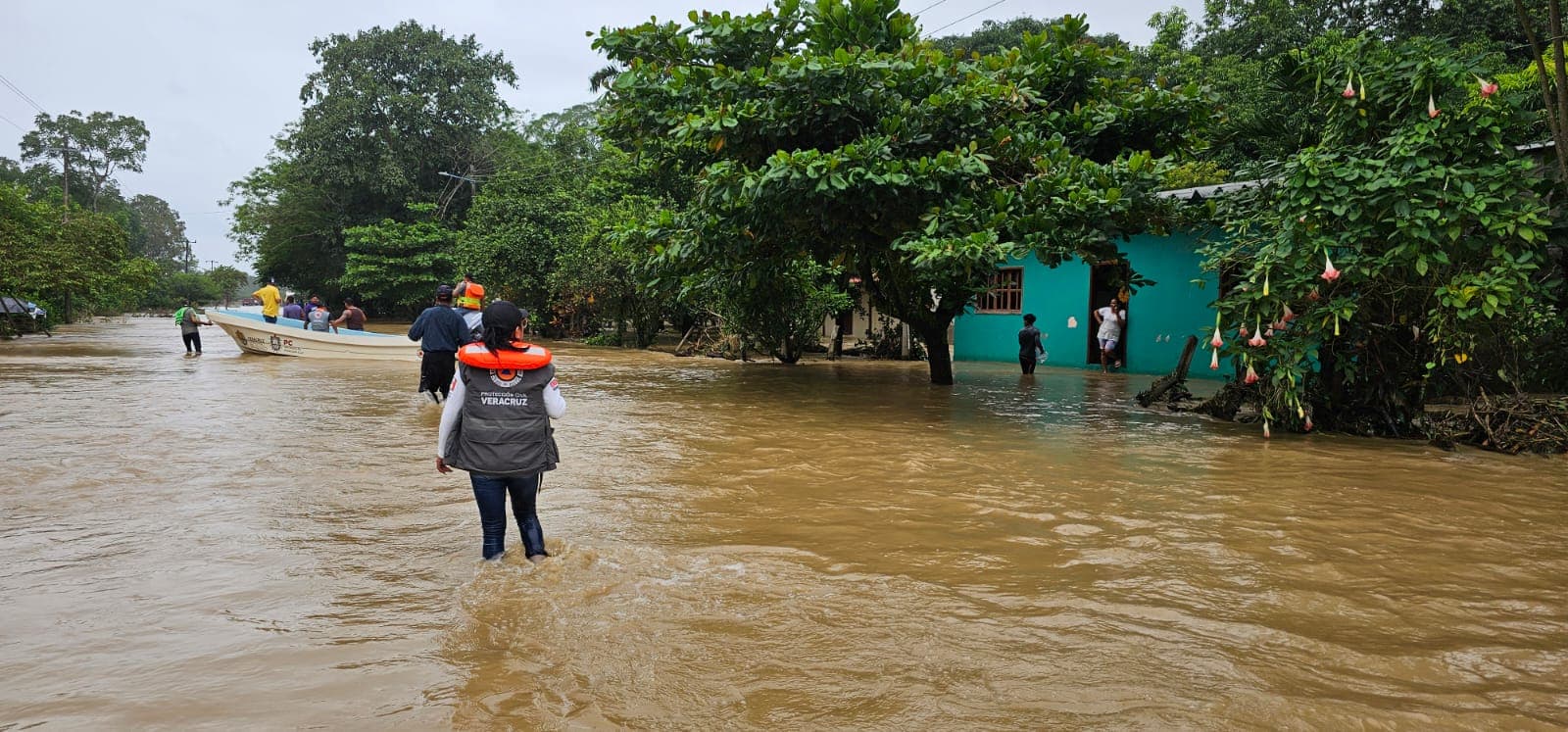 Paso de ‘Nadine’ deja tres muertos y 64 municipios con afectación en Veracruz