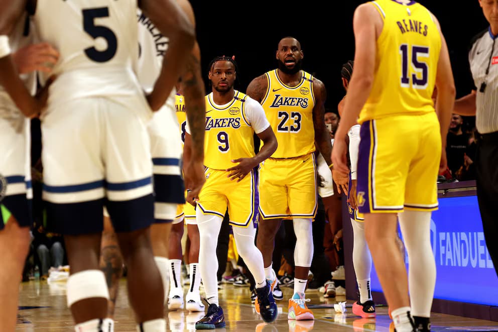 Familia James celebra doblemente triunfo de Lakers