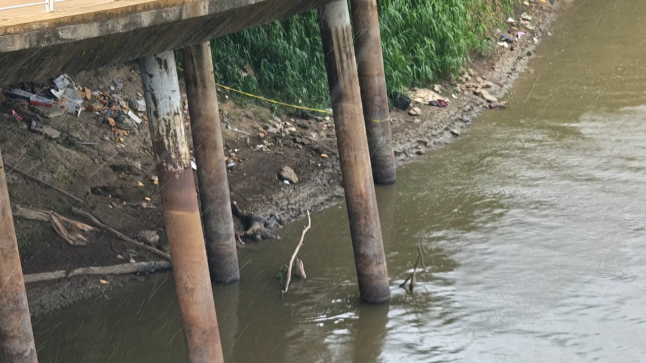 Sin vida y presuntamente ahogado encuentran hombre a orillas del Río Grijalva