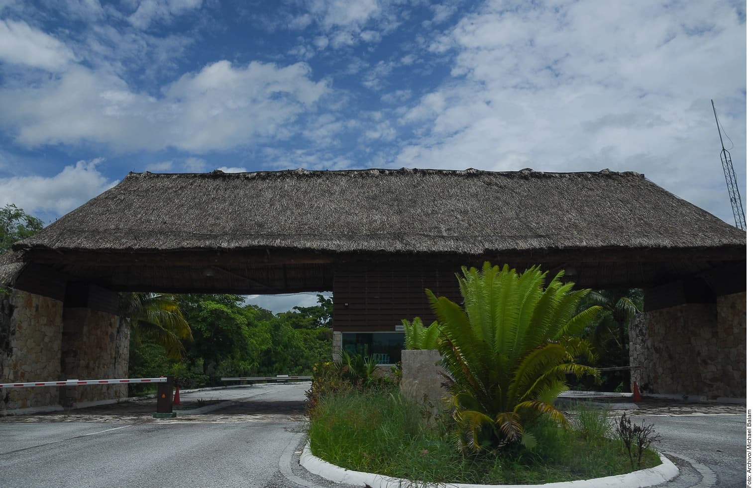 Levanta olas 'Playa Alito'