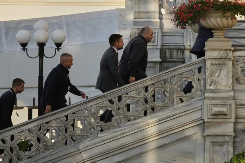 Inician negociaciones rusos y ucranianos en Estambul