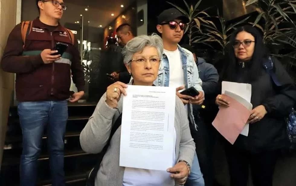 Se apunta vocera