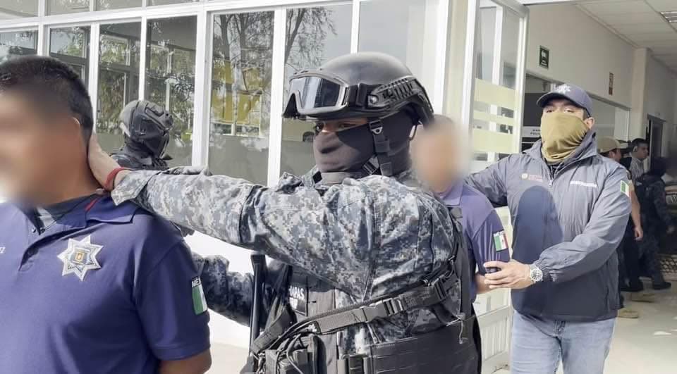 Detienen a nueve policías municipales en Chiapas