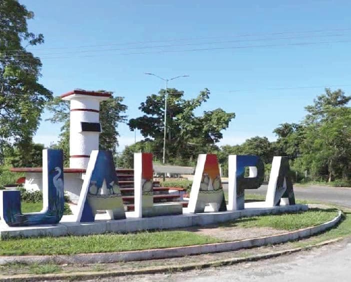 Van por zona industrial en Jalapa
