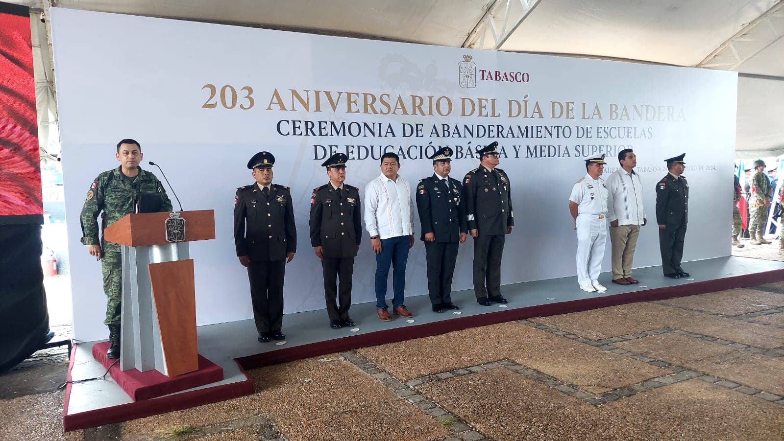 Fomentan amor al Lábaro Patrio en su 203 aniversario