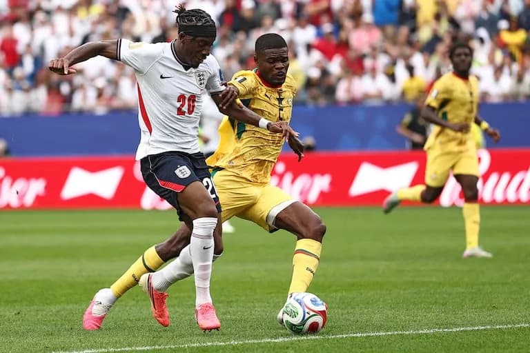 Sufre y complica Inglaterra pase ante Ghana